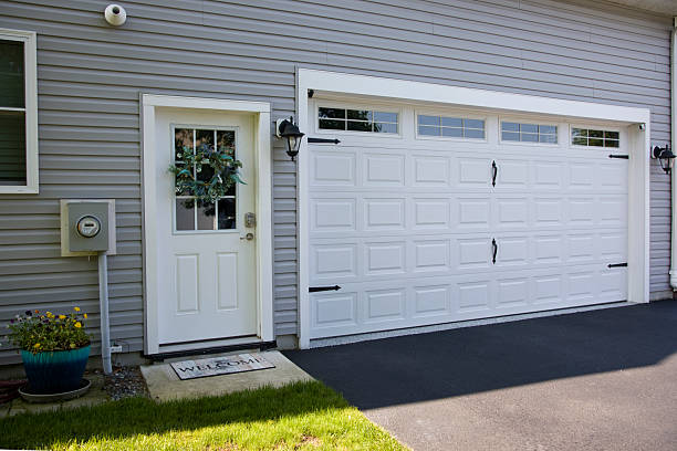 24/7 Emergency Garage Door Panel Replacement experts in Gate City, VA